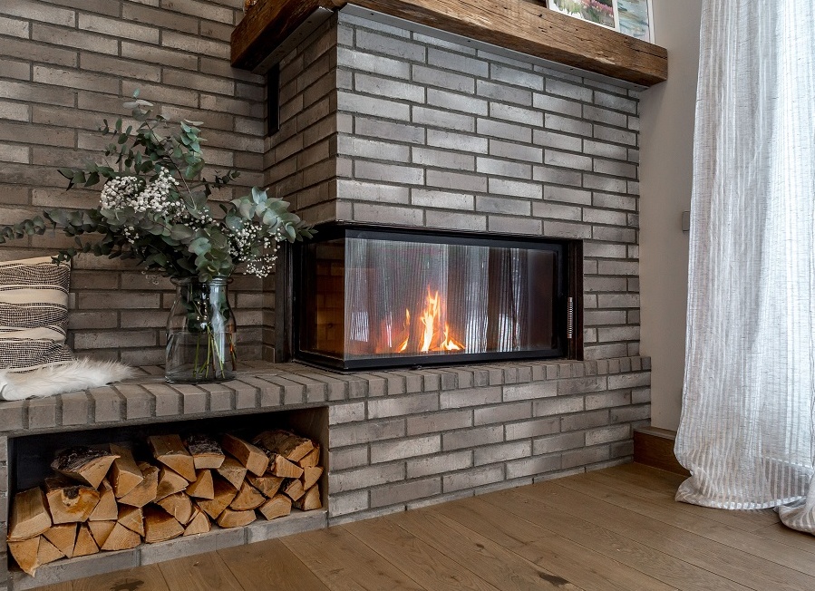 Ищем материалы для облицовки камина